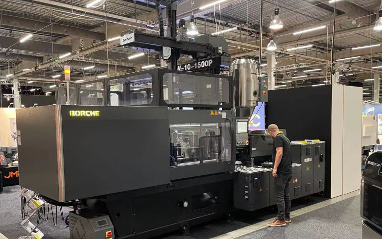 博創(chuàng)全新一代快速機(jī)BH160-V亮相瑞典橡塑展